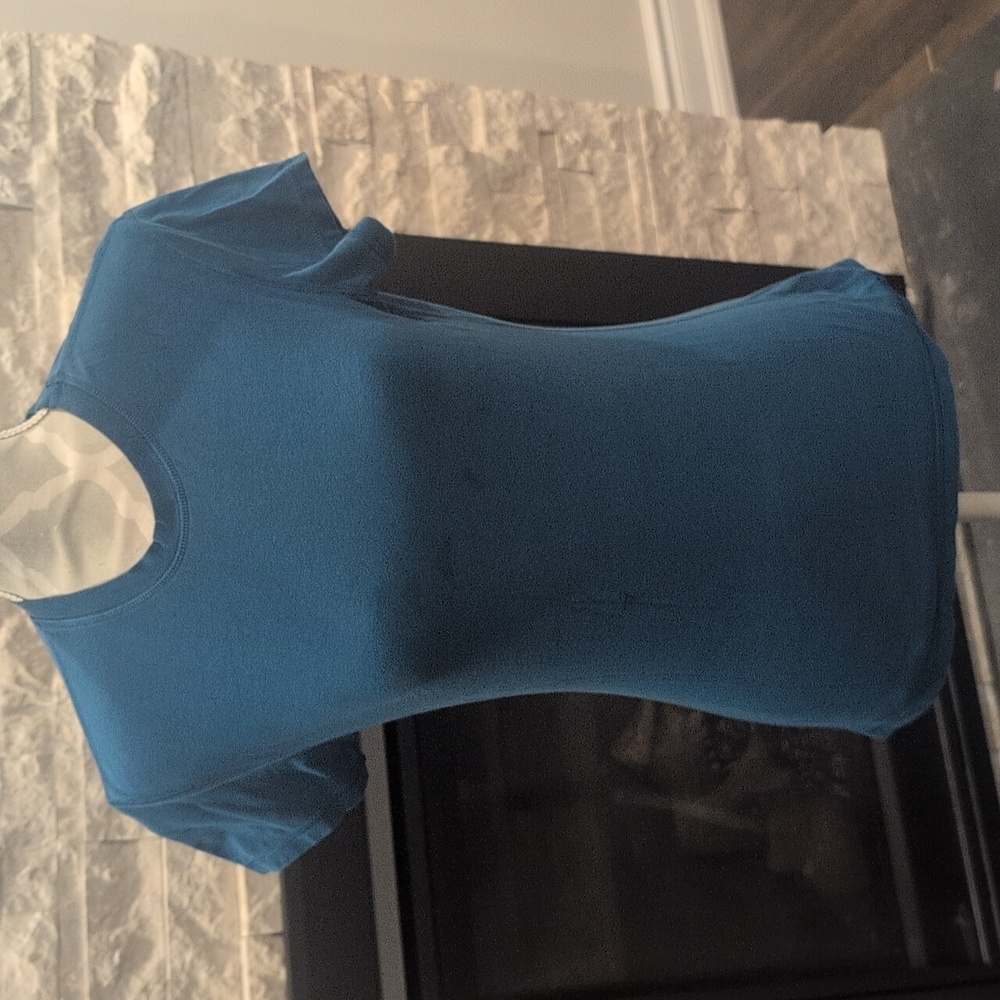 Lululemon Teal Short Sleeve Shirt